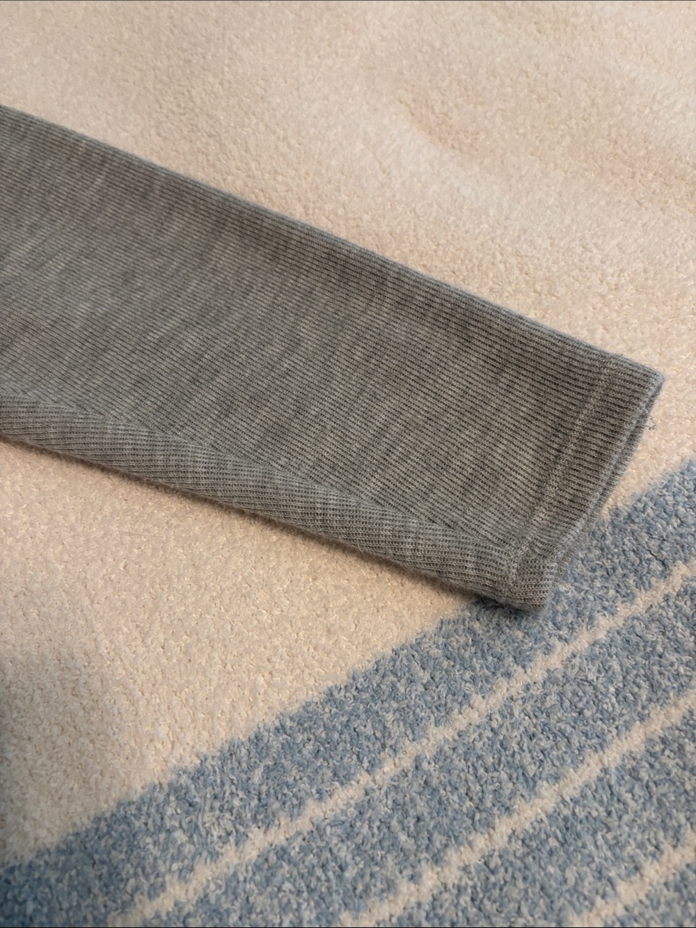 Who What Wear Gray Puff-Sleeve Crewneck Sweater - Picture 5 of 5